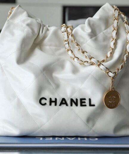 CHANEL 22 HANDBAG
