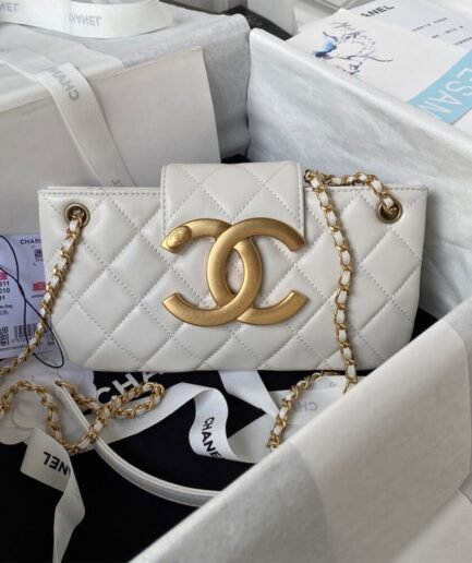 CHANEL BAGUETTE BAG