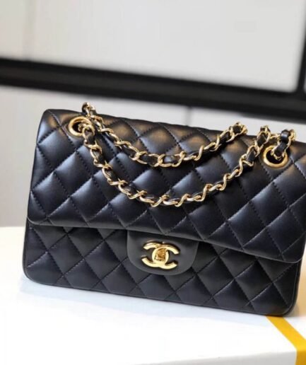 Chanel SMALL CLASSIC HANDBAG