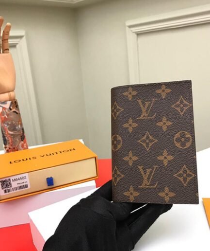 LV PASSPORT COVER